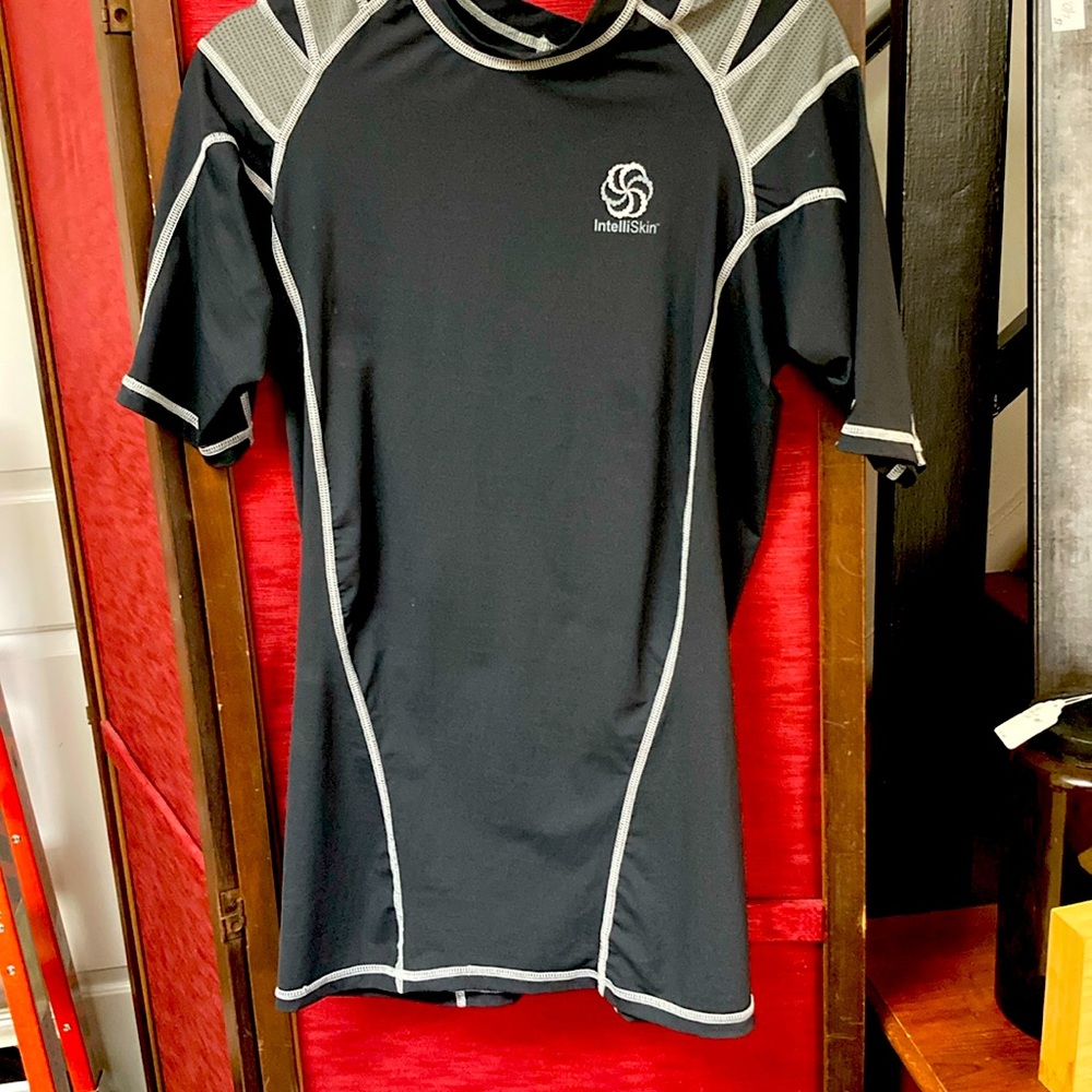 INTELLISKIN foundation Tee men’s or women’s posture support